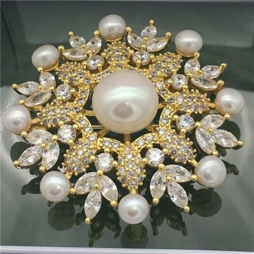 Beautiful Austria Zircon Inlay AAA 4-8mm FW White Pearl Brooch Scarf Clips Breastpin pendant 01