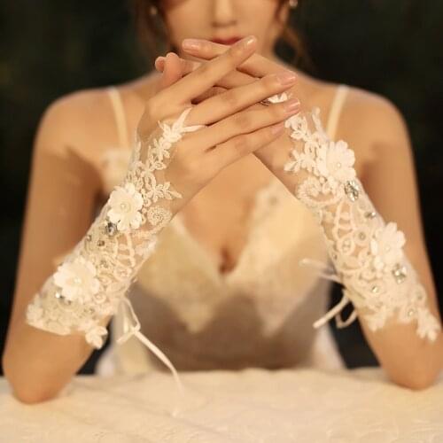 Hot Sale White Bridal Gloves Pearl Lace Wedding Bride Glove with Flowers Eblow Length Ladies Wedding Gloves Accessories