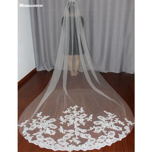 Beautiful Lace Appliques Wedding Veil with Comb 3 Meters Long Bridal Veil White Ivory Veil