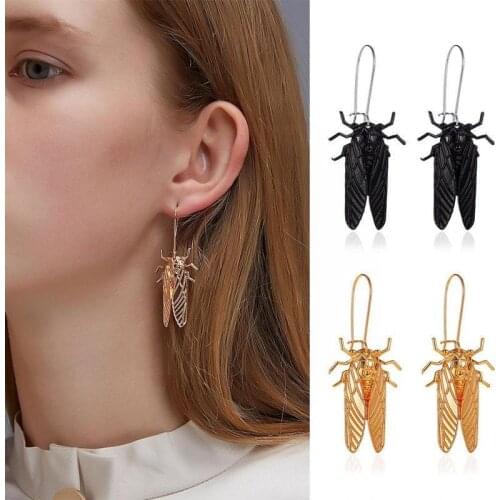 European Creative Gold Insect Cicada Pendant Earrings Halloween Cool Female Black Party Punk Jewelry Female Earrings S6S3