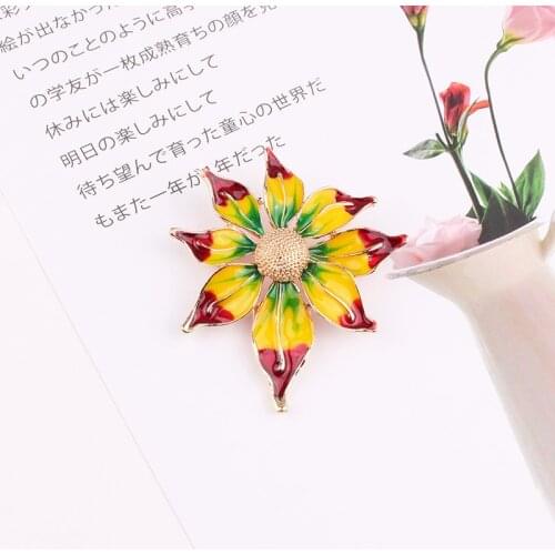 LUBOV Cute Sunflower Brooches Pins Golden Red Green Color Enamel Sun Flower Lapel Pin Women Party Jewelry Gift For Girls 2019