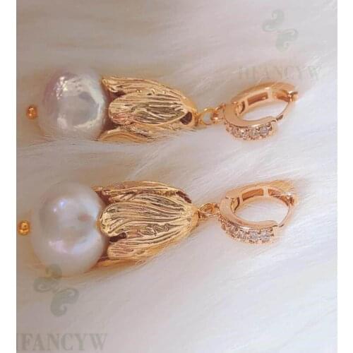 White Baroque Pearl Earring 18k Zircon Ear Stud Classic Gift Mesmerizing Wedding Earbob Women Party Dangle Cultured Aurora