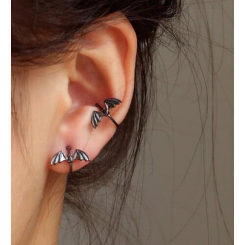 Fashion Women Cool Dark Clip On Earrings Bat Style No Piercing Ear Cuff Lightweight Jewelry Gifts High Quality Ear Clips