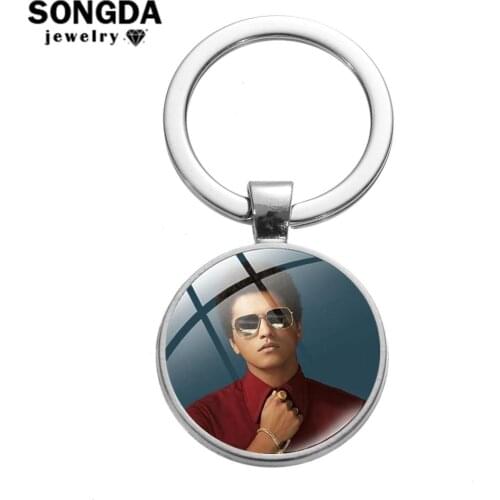 SONGDA Hot Singer Bruno Mars Keychain Harajuku Print Handmade Glass Cabochon Pendant Key Ring Car Key Chain for Fans Collection