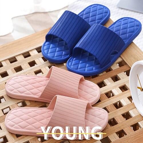 New Summer Slippers Men 2021 New Non-slip Slippers Ladies Bathing Net Red Couple Soft Bottom Flat Bottom Casual Plastic Slippers