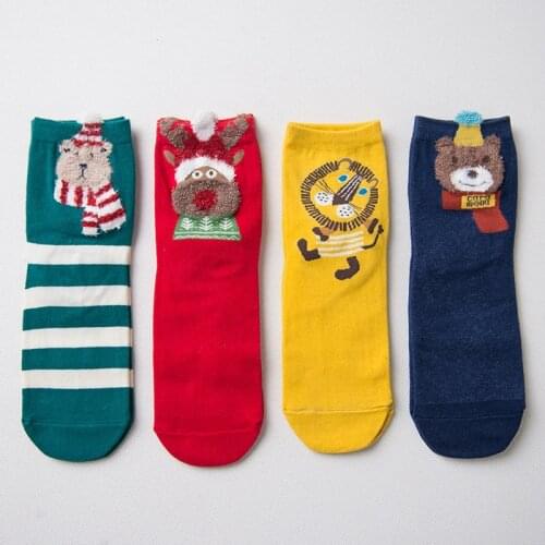 4 Pair/ Lot 2017 Christmas Sock New Arrived Sweet Cartoon Design Autumn And Winter Xmas Socks For Lady Girls New Year Gift