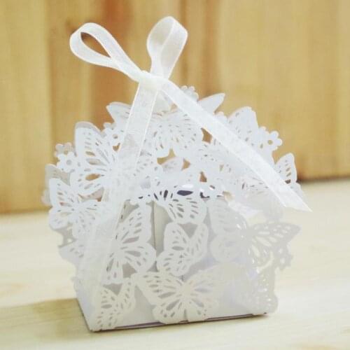 50pcs Laser Hollow Butterfly Pet Candy Box Wedding Favors Party Supplies Paper Gift Boxes With Ribbon Baby Gifts Boite Cadeau