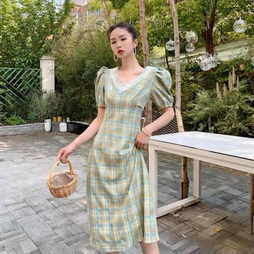 Short Sleeve Dress 2021 Spring and Summer Green Plaid Dress Female French Retro V Neck Lace Puff Sleeve Mid-length Slim Dress