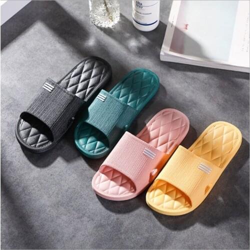 2020 Hollow Massage Home Sandals And Slippers Ladies Home Home Summer Non-slip Indoor Couple Summer Bathroom Slippers Men Wear 5