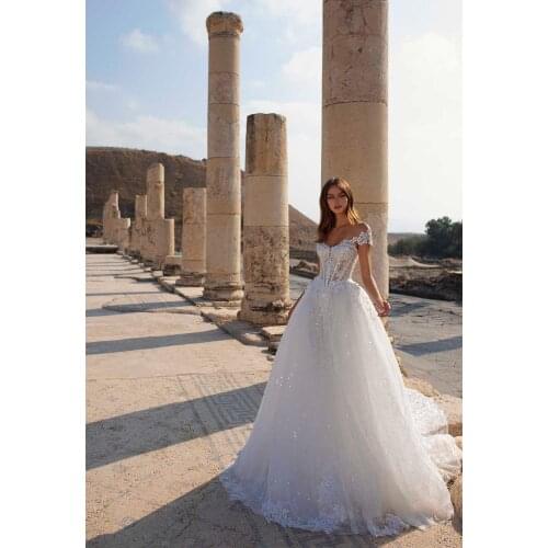 2020 Wedding Dresses Sexy Off Shoulder Lace-up Back A Line Bridal Gowns Custom Made Appliques Lace Sweep Train Wedding Dress