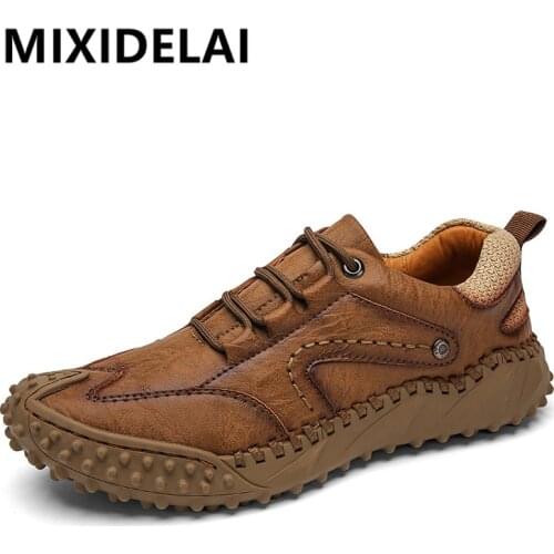 New Breathable Mens Shoes Outdoor Loafers Flat Moccasins Fashion Mens Driving Shoes Comfortable Leather Casual Shoes Big Size