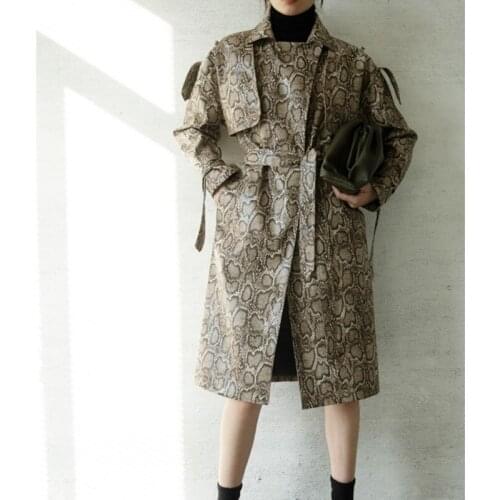 2020 new autumn and winter turn-down collar full sleeves spliced waist belt printed PU leather high quality windbreaker K767