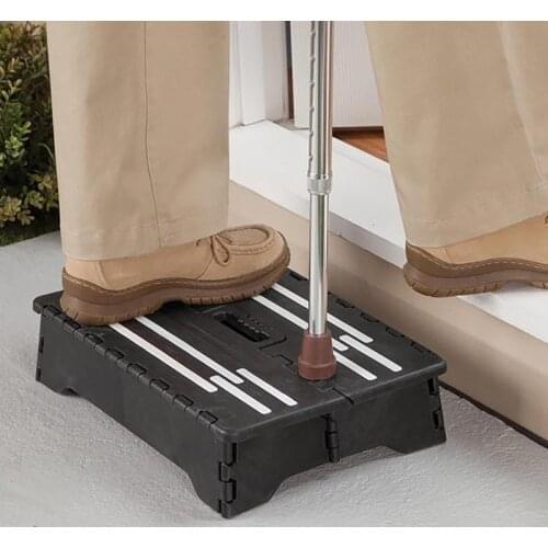 2021 New Non-Slip Outdoor Step Ladder Elderly Auxiliary Half Step Ladder Portable PP Plastic Folding Chair