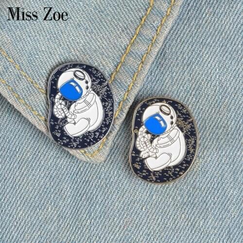 Born to Explore Enamel Pin Custom Astronaut Baby Space Uterus Brooches Bag Lapel Pin Badge Fun Jewelry Gift Kids Friends