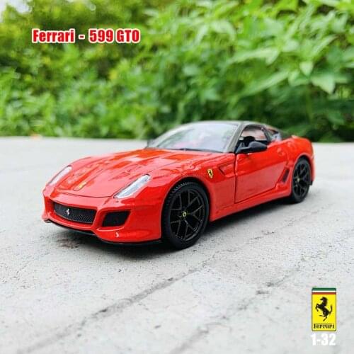 Bburago 1:32 Ferrari 599GTO High-imitation Car Model Die-casting Metal Model Toy Gift Simulated Alloy Car Collection