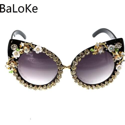 Fashion Sunglasses Women New Brand glasses Metal jewel with Rhinestones Decoration Cat Eye Sunglasses Vintage Outdoor Accessory