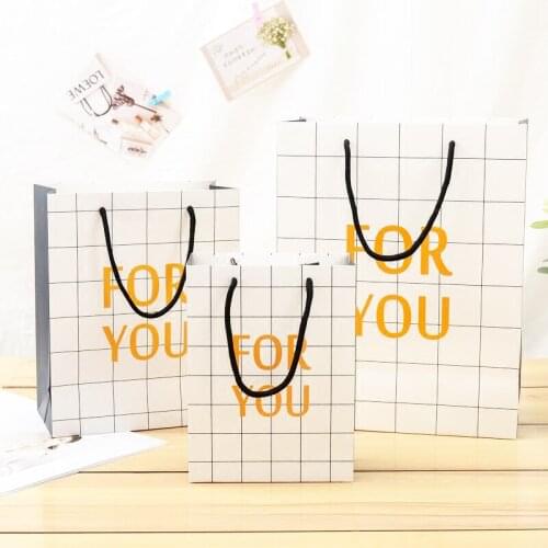 10pcs Simple and stylish checkered paper bag Vertical Version Gift Bag Paper Handbags Childrens Day Birthday Party Christmas Po