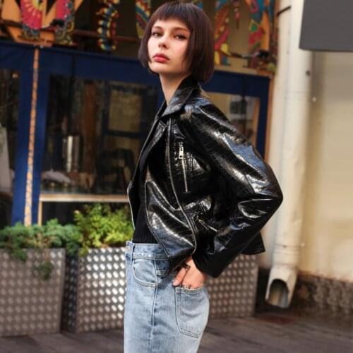Autumn fashion glossy fabric streetwear locomotive style pu leather jacket female snake pattern warm leather jacket F133