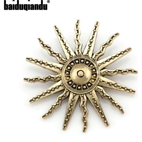Baiduqiandu Brand Factory Direct Antique Brass Color Plated Vintage Metal Sun Brooch Pins for Men or Women