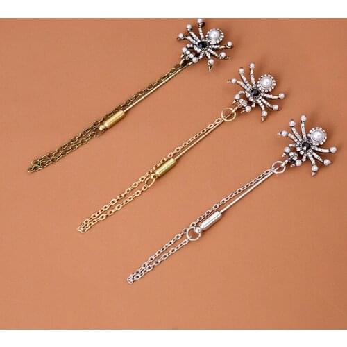 Fashion Crystal Spider Tassel Chain Brooch For Women Girls High Quality Scarf insect Rhinestone Badge Pin Jewelry Party Gifts