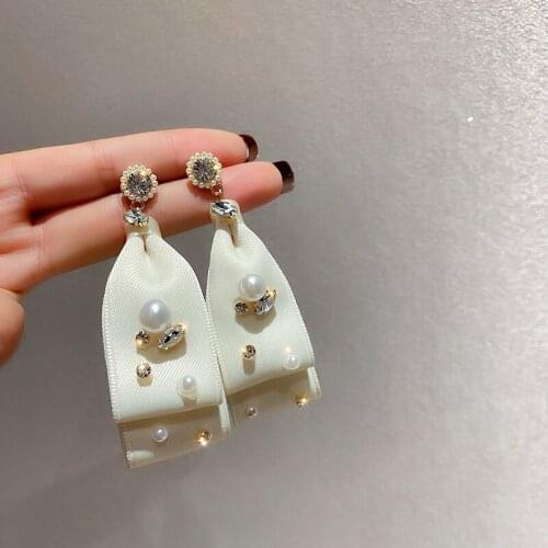 Korean Fashion Elegant Pearls Zircon Fabric Dangle Earrings for Women Graceful Geometric Earrings Statement Jewelry
