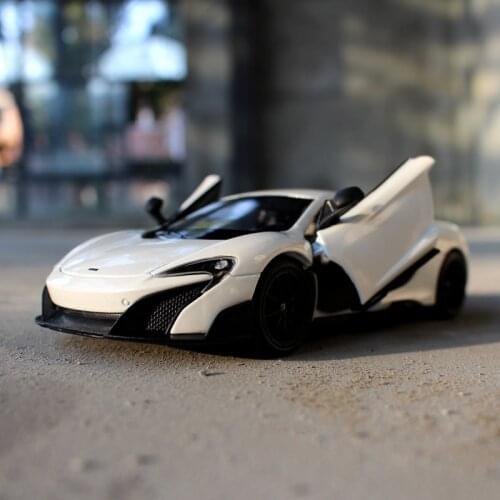 Welly 1:24 McLaren 675 LT white alloy car model Diecasts & Toy Vehicles Collect gifts Non-remote control type transport toy