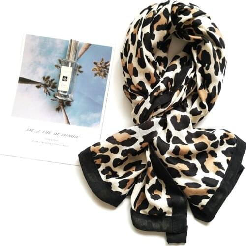 Classic Style Winter Scarf Leopard Scarf Women Soft Pashmina Printing Shawls and Wrap Gift For Birthday