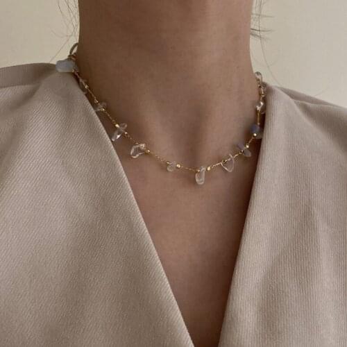 2 Style Natural Clear Stone Chokers Necklaces Hollow Chunky Circle Pendant Necklaces for Women Minimalist Irregular Necklace