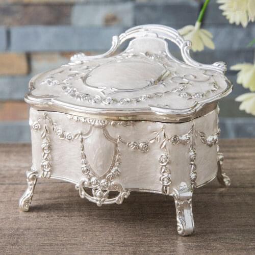 Creative Russia European royal princess jewelry box jewelry box high silvery white metal plastic accessories receive a case