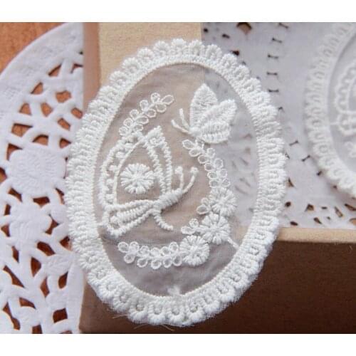 2pcs White Oval Lace Embroidery Sew on Patches Organza Flower Butterfly Appliques for Clothing Wedding Dress Decoration Stripe