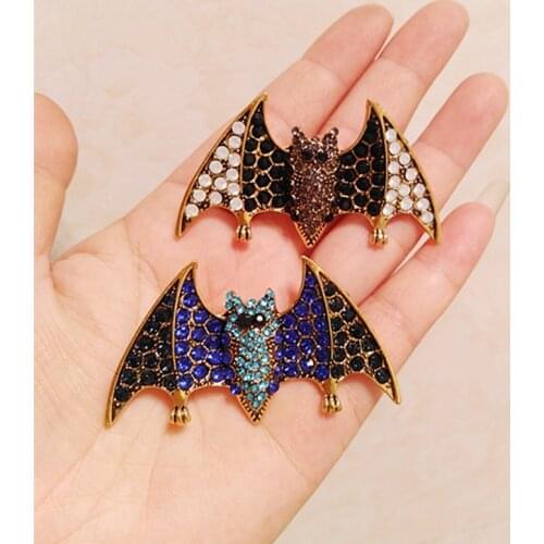 Creative Bat Rhinestone Brooch Retro Suit Sweater Animal Accessories Men and Women Party Pin Badge Brooches Holiday Gift