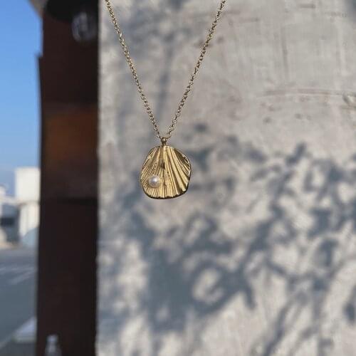 Cute 18k Gold Color Ginkgo Pendant Necklaces for Women Freshwater Pearl Long Stainless Steel Chains Necklace Female Jewelry 2021