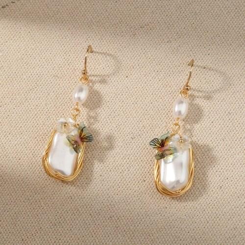Retro Baroque Style Earrings Temperament Pearl Butterfly Drop Earrings Fashionable Female Statement Dainty Ear Studs