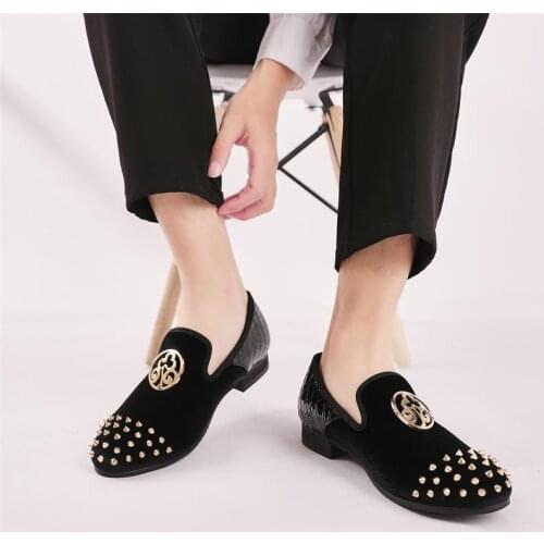 2021 Italy Mens Shoes Fashion Metal Buttons and Gold Nails Moccasins Casual Flats Slipper Slip On Party Patent Leather Shoes