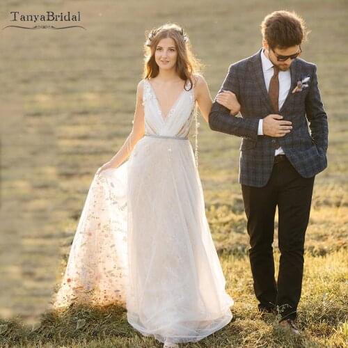 Romantic Fairy Wedding Dresses Colorfull embroidery Lace A Line Bridal Gowns Bohemian Noivas DW367