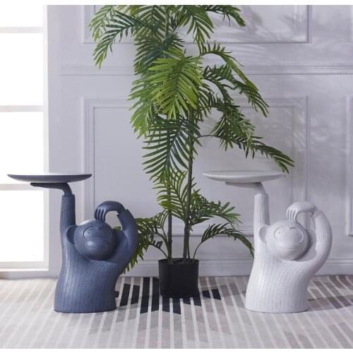 Monkeys, a few Nordic fashion corners, several designers, small coffee tables, nets, red fun table, small apartment sofa corners