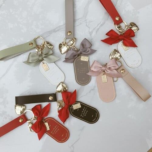 Ladies High-end Car Keychain Exquisite Leather Charm Keychain Accessories Girl Best Friends Gifts Porte Clef Female Key chain