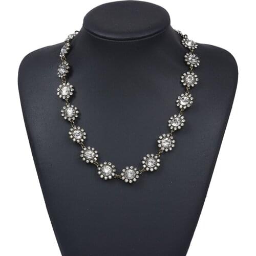 Luxury Retro Statement Choker Necklace Women Clear Crystal Big Bib Chokers Necklaces Boho Ethnic Vintage Large Collar Necklace