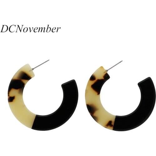 Fashion Bronco Broncos Splice Tortoiseshell white /Black Round Circle Stud Earrings Resin Acetate Women Earring Jewelry