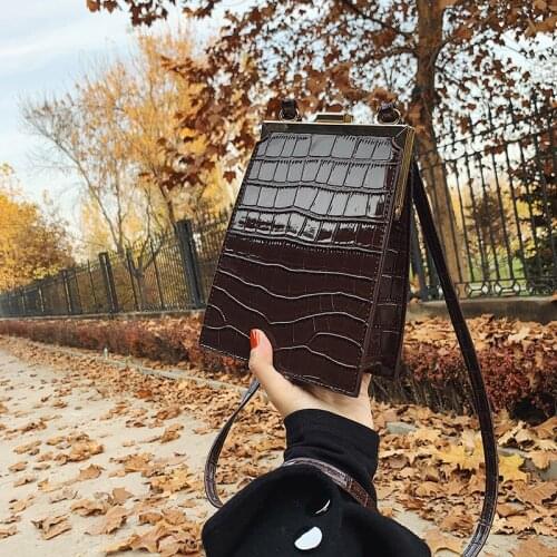 Vintage Crocodile Pattern Messenger Women Luxury Alligator Shoulder Crossbody Bags Textured Clip Pu Leather Female Flap Bag Chic