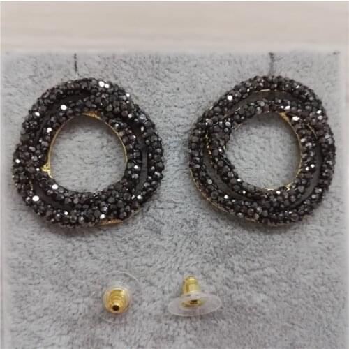 Trendy Simple Jewelry Hollow Camellia Flower Gold Frame Copper Alloy Charms Pave Black Rhinestone Button Stud Earring For Women