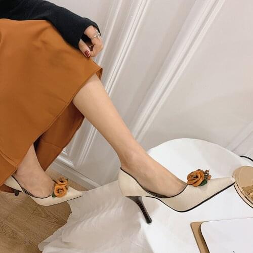 Spring 2020 fine-heeled shallow flower girl high-heeled shoes new niche elegant medieval pointed pointed wild shoes Z532