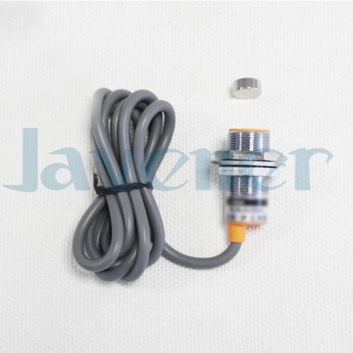 NJK-5003C/5003A M18 NPN/PNP 3 Wires NO 10mm Proximity Sensor Hall Switch
