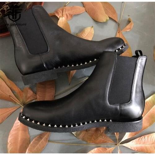 2019 Fashion Cow Leather soft sole Rivets Chelsea Men Boot Raw Rubber Comfortable Slip On luxury design punk Boots
