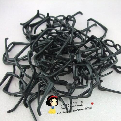 Factory wholesales offer 20pcs / lot quality black color plastic fashion glasses For Barbie doll accessory
