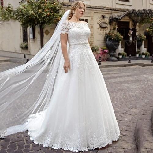 Modest Lace Appliques A-Line Tulle Wedding Dresses Short Sleeve 2021 Sweep Train Boat Neck Plus Size Bridal Gowns Bride Dress