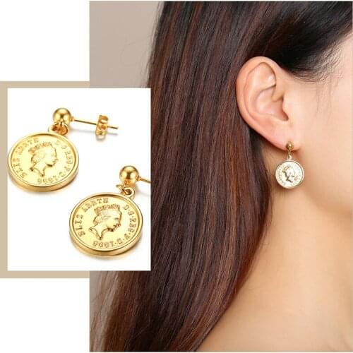 Retro Gold Tone Queen Elizabeth Coin Earrings for Women, Anti Allergy Stainless Steel Metal Dangle Ear Clip Accessory