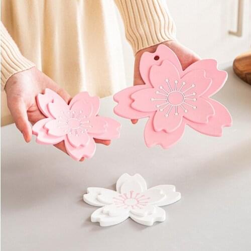 Silicone Lotus Shape Heat Resistance Table Mats Flower Cute Cup Coaster Kitchen Tableware Placemats Dinnerware Insulation Pads