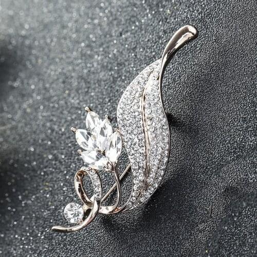 Trendy Female Blue White Zircon Brooch Charm Gold Silver Color Jewelry Brooches For Women Cute Flower Pin Dress Coat Accessories