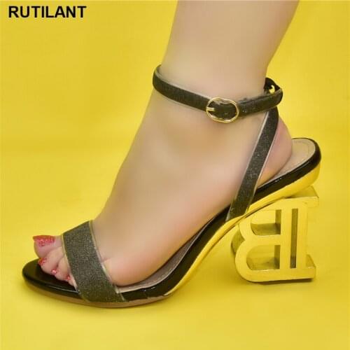 New Arrival Shoes for Women Sandals African Dress Women Nigerian Women Wedding Shoes Decorated with Rhinestone Party Pumps